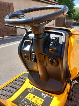 Prodám zahradní traktor MTD 13Hp - 12