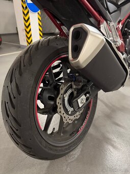 Honda CB750 Hornet 2023 nadstandard výbava - 12