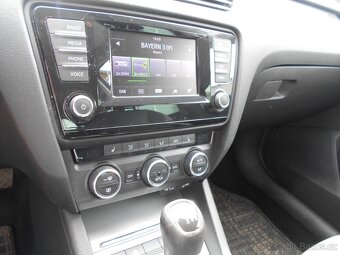 ŠKODA  OCTAVIA 3 2.0 TDI R.2015 ELEGANCE SERVISNÍ KNÍŽKA - 12