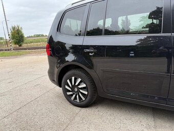 Volkswagen Touran 1.6 TDI 77kw 7 míst - 12