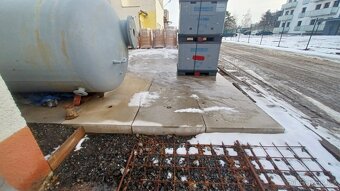 Prodej skladového prostoru 1.751m2 s vilou pro ubytování v H - 12