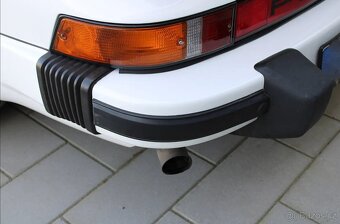 Porsche 911 SC z roku 1982 - 12