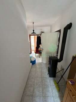 Prodám rodinný dům na krásném místě se zahradou vlastní vodo - 12