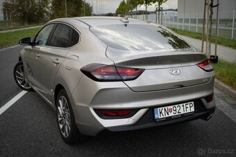 Hyundai i30 Fastback 1.4 T-GDi / SVK / 1.M / AJ NA SPLÁTKY / - 12