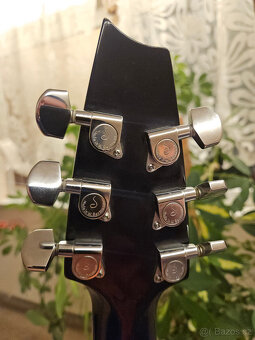 Česká akustická polomasivní kytara FURCH Ovation - 12