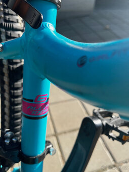 Dívčí kolo velikost 24 - 12