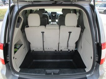 CHRYSLER TOWN & COUNTRY 3,6L V6 211kw LPG odp. DPH 2015 - 12