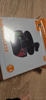 LED podsvícená bluetooth sluchátka s výdrží 4h. - 12