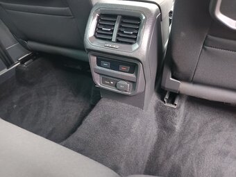 VW Tiguan R-line 2.0TDI 140kW 4Motion DSG 9/2017 128000km - 12