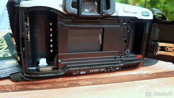 Minolta Dynax 505i Super AF28-80mm f1:3.5-5.6 Macro, 75-300m - 12