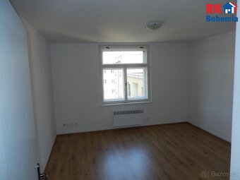 Nabízíme k pronájmu  byt 1+kk o ploše  27m2 ve 4NP bez výtah - 12