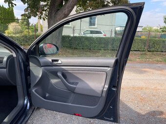 Volkswagen Golf 1,9 TDi 77kW Model BEZ DPF, AC - 12