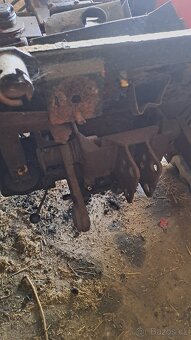 Prodám zadní část malotraktoru mt8 150 32 - 12