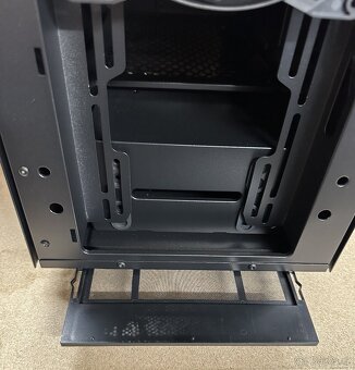 pc skříň be quiet Pure Base 500 Black - 12