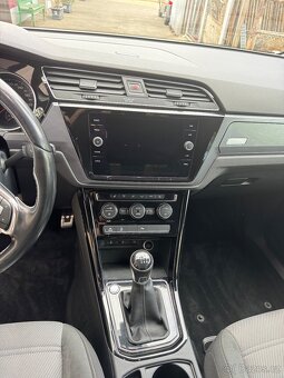 VW TOURAN 2.0 TDI R-LINE NAVI VYHŘ.SEDAČKY, KAMERA,SENZORY - 12