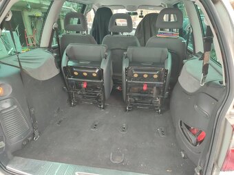 Ford Galaxy - 12
