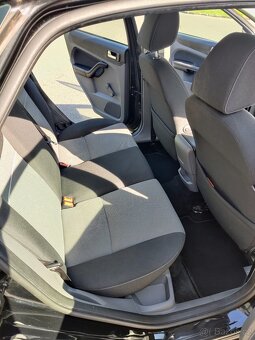 Ford Focus 1.6i 74 kW, hatchback, manual, 2011, 140tkm - 12
