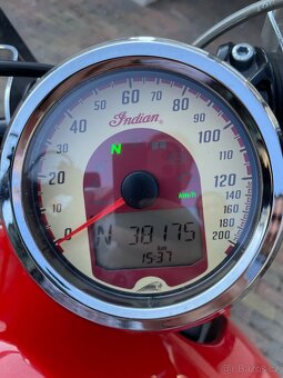 Indian Scout 2016 - 12