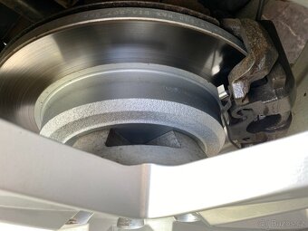 Jeep Grand Cherokee 5.7 HEMI - 12