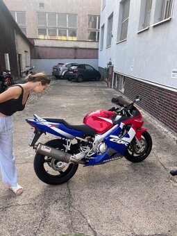 Honda CBR600f4i TOP STAV - 12