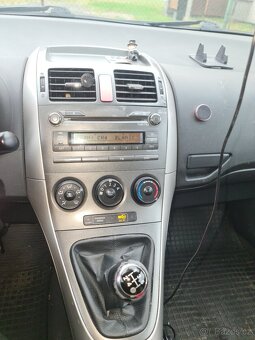 Toyota Auris - 12