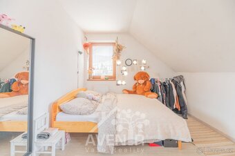 Prodej rodinného domu 415 m2, pozemek 1105 m2 - Valašská Pol - 12