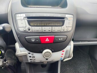 Peugeot 107 1.0i 2009 - 12