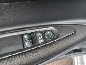 Citroën C4 1.4i 16V - 12