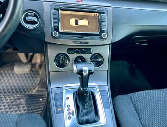 VW Passat 2010 nafta DSG - 12
