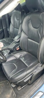 Volvo v40 R-Design - 12