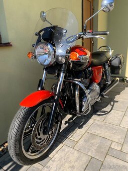 Triumph Bonneville SE - 12