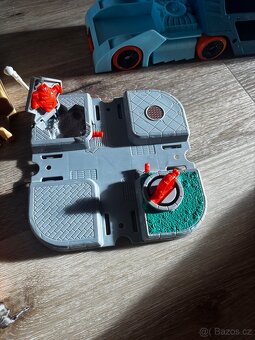 Hot Wheels sada (el. autodráha + hrací foplňk - 12