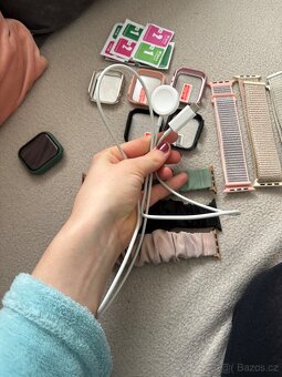 Apple Watch SE (2022) 44 mm GPS, Starlight, TOP stav+výbava - 12