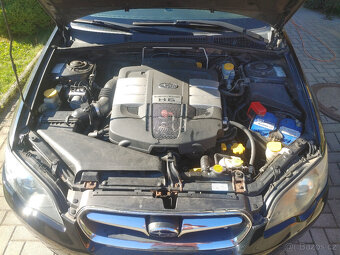 Subaru Legacy 3.0R Spec B–6MT, 180 kW – radost ze řízení - 12