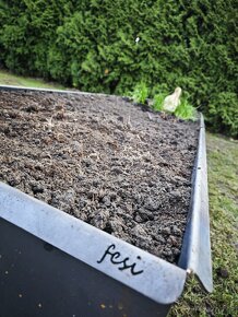 Vyvýšený záhon - 12