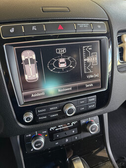 Prodám VW TOUAREG model „MASAJ“ 3.0TDI, 193kW, 4x4, 2016 - 12
