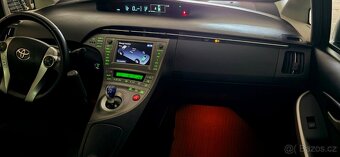 Toyota Prius 1.8 hybrid pohon přestavba invalida naviják ZTP - 12