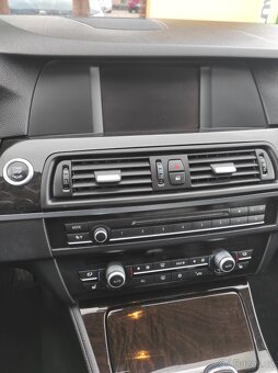 BMW 528i 190kW AUTOMAT - 12