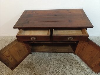 Starožitná komoda, nábytek z masívu, Nábytek s příběhem - 12