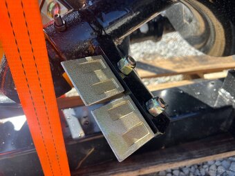 půdní vrták noví na smykovy nakladač - 12