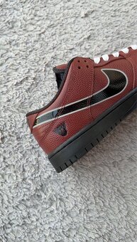 Nike SB Dunk Low Limosine Skateboards - 12