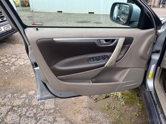 Volvo XC70 AWD 2.4 D5 - náhradní díly - 12