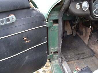 MGB GT 1800 - 12
