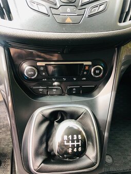 Ford Kuga 1.5 ecoboost titanium 110kw r.v . 2015 - 12