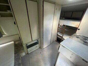 Knaus Sudwind 490, předstan, palandy, WC, STK - 12