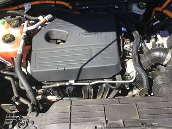 Ford Kuga plaginhybryd - 12