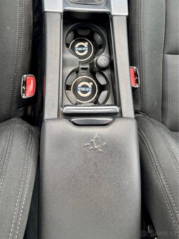Volvo S60 (2011) - 12