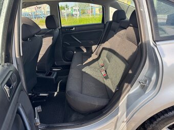 Volkswagen Passat - 12