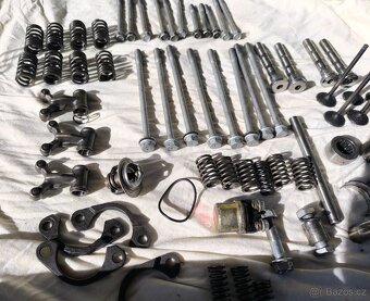 Kawasaki GPZ 500 - 12