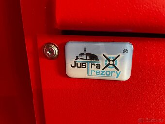 Skříň Justra Z-5 P EKONOM (červená) - 12